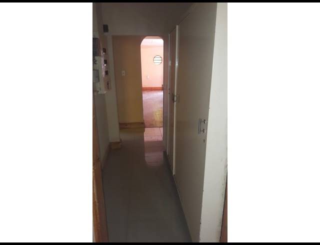 4,047M² BUSINESS TO LET IN ESTCOURT
